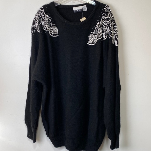 Robert Di Castella Sweaters - Robert Di Castellated sweater silk and angora beaded